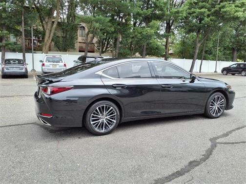 2022 Lexus ES 350 Base