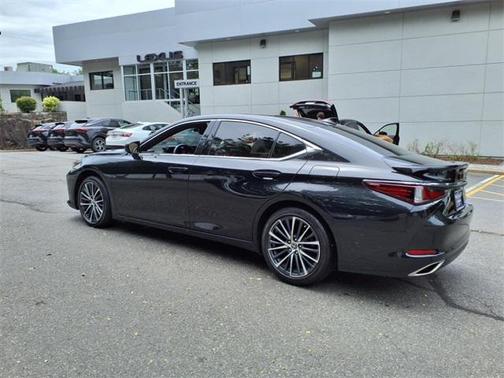 2022 Lexus ES 350 Base