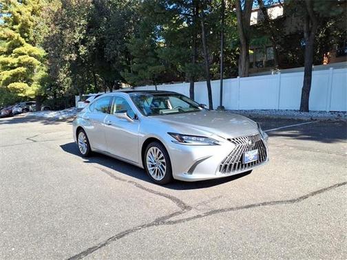 2022 Lexus ES 350 Ultra Luxury
