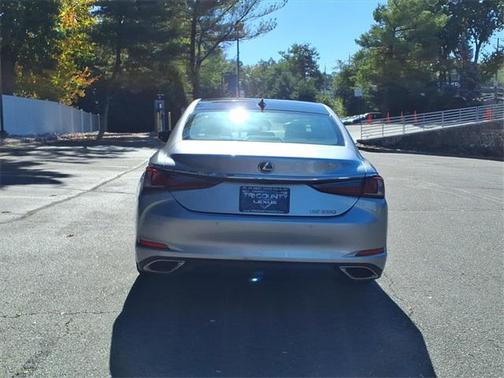 2022 Lexus ES 350 Ultra Luxury