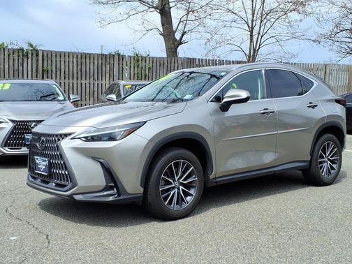 Atomic Silver 2024 Lexus NX 250 Base