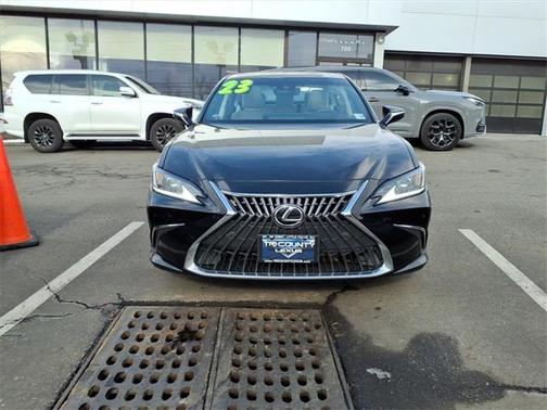 2023 Lexus ES 250 Base