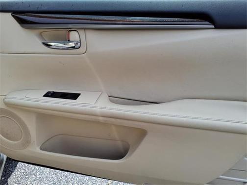 2015 Lexus ES 350 Crafted Line