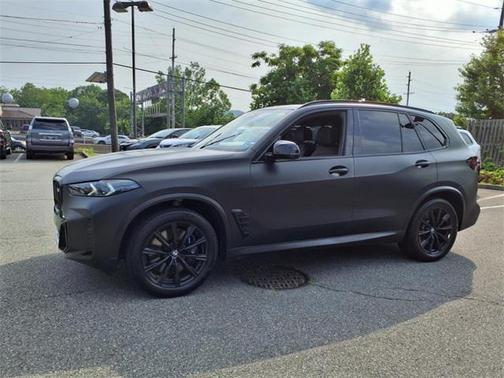 2024 BMW X5 M60i
