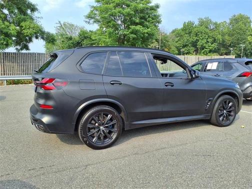 2024 BMW X5 M60i