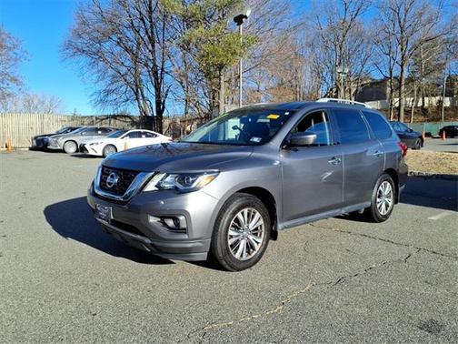2017 Nissan Pathfinder SL