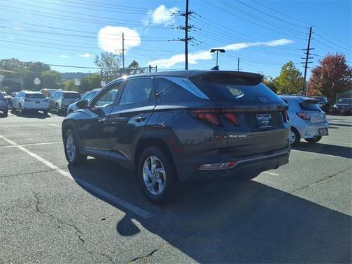 2022 Hyundai TUCSON SE