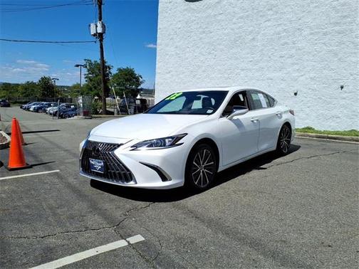 2022 Lexus ES 350 Base