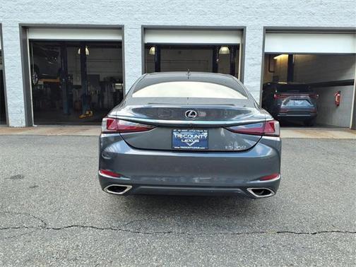 2022 Lexus ES 350 Base