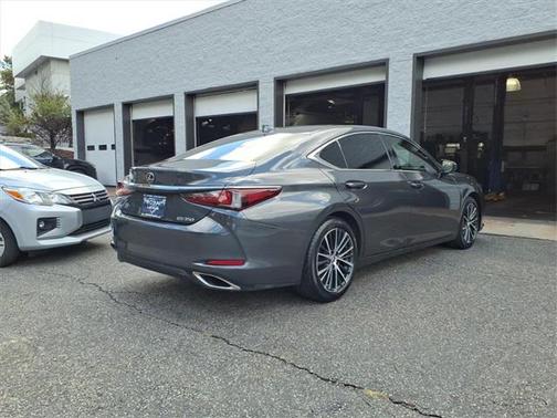 2022 Lexus ES 350 Base