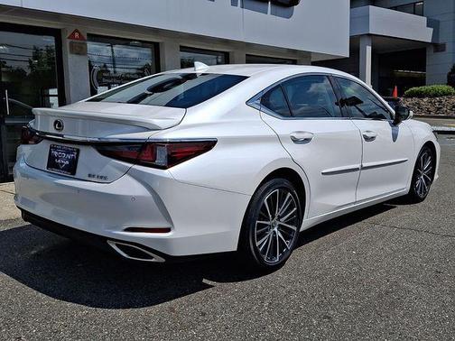 White Pearl 2022 Lexus ES 350 Base