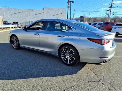 2023 Lexus ES 350 Base