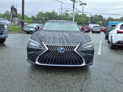 2022 Lexus ES 300h Ultra Luxury
