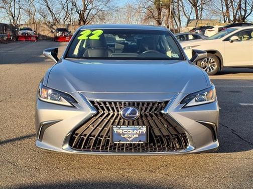 2022 Lexus ES 300h Base