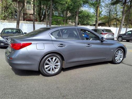 2015 INFINITI Q50 Premium