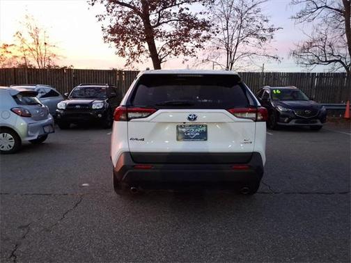 2024 Toyota RAV4 Hybrid LE