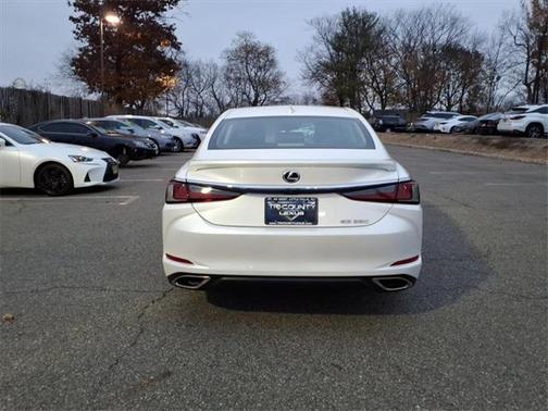 2023 Lexus ES 350 Base