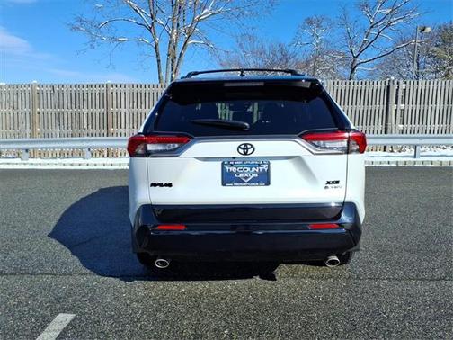 2025 Toyota RAV4 Hybrid SE