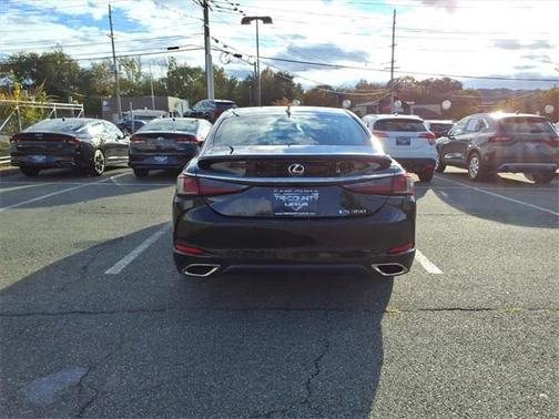 2022 Lexus ES 350 Base