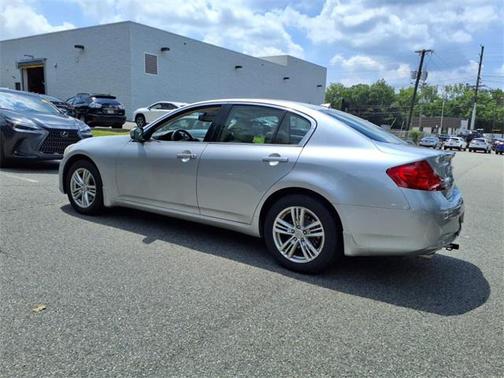 2011 INFINITI G37x Base