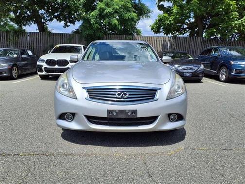 2011 INFINITI G37x Base