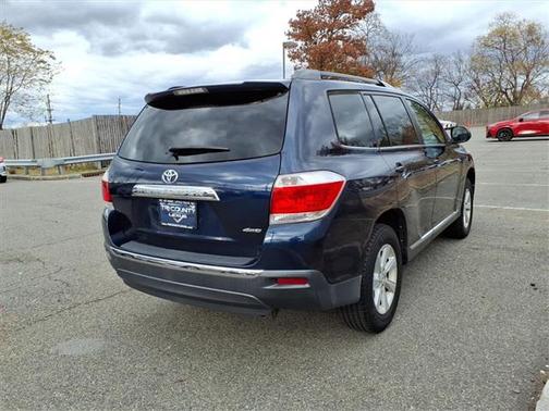 2013 Toyota Highlander SE