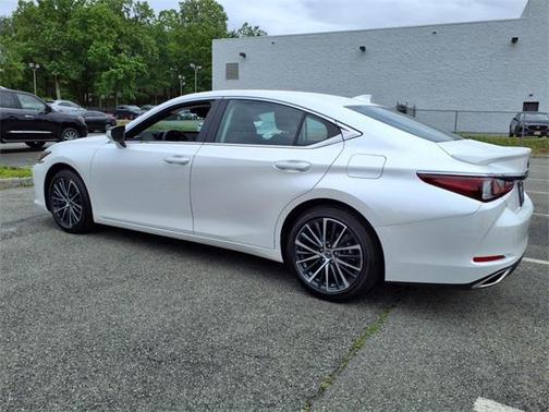 2025 Lexus ES 350 Base