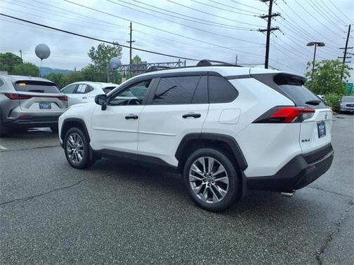 2020 Toyota RAV4 XLE Premium