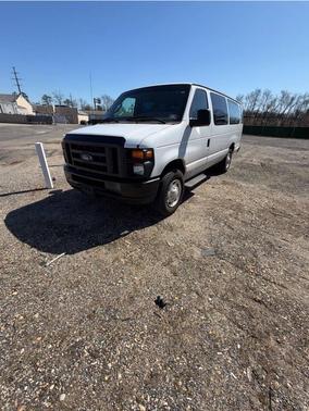 Oxford White 2014 Ford E350 Super Duty XL