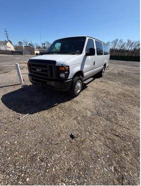 Oxford White 2014 Ford E350 Super Duty XL