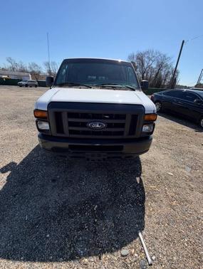 Oxford White 2014 Ford E350 Super Duty XL
