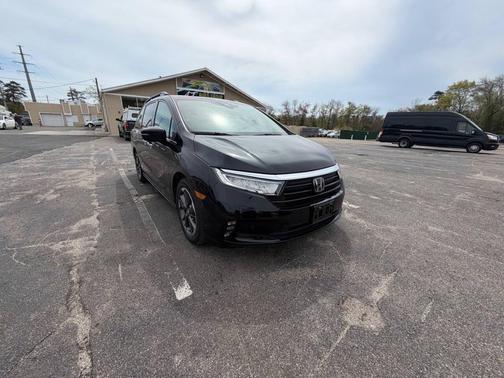 Crystal Black Pearl 2024 Honda Odyssey Elite
