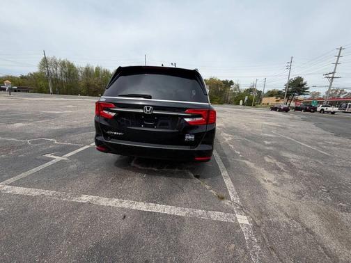 Crystal Black Pearl 2024 Honda Odyssey Elite