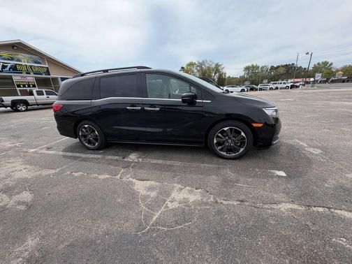 Crystal Black Pearl 2024 Honda Odyssey Elite