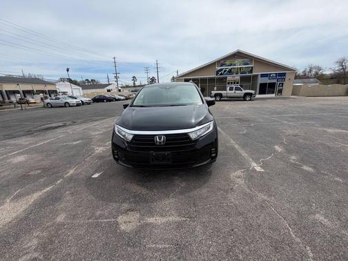 Crystal Black Pearl 2024 Honda Odyssey Elite