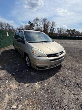 Desert Sand Mica 2005 Toyota Sienna LE