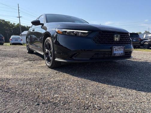 Crystal Black Pearl 2025 Honda Accord SE