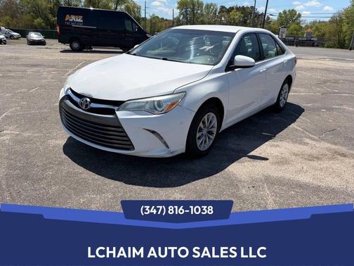 Super White 2015 Toyota Camry LE
