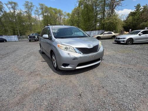 Silver Sky Metallic 2011 Toyota Sienna LE