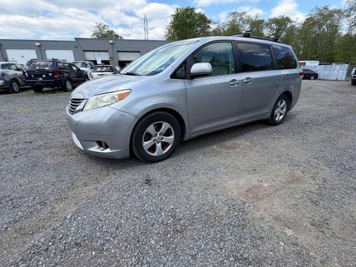 Silver Sky Metallic 2011 Toyota Sienna LE