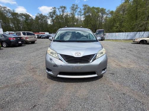 Silver Sky Metallic 2011 Toyota Sienna LE