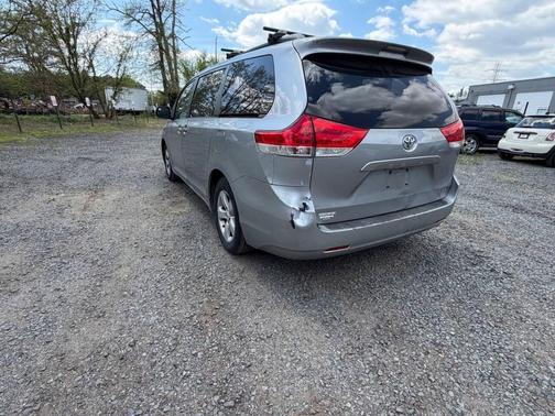 Silver Sky Metallic 2011 Toyota Sienna LE