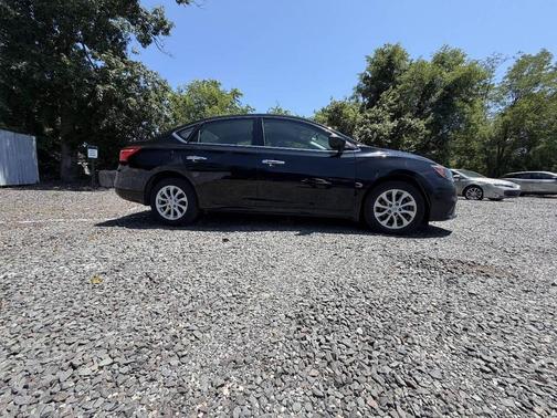 Super Black 2019 Nissan Sentra SV