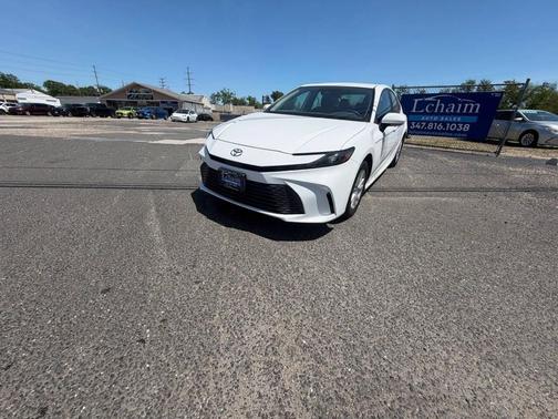 Ice Cap 2025 Toyota Camry LE
