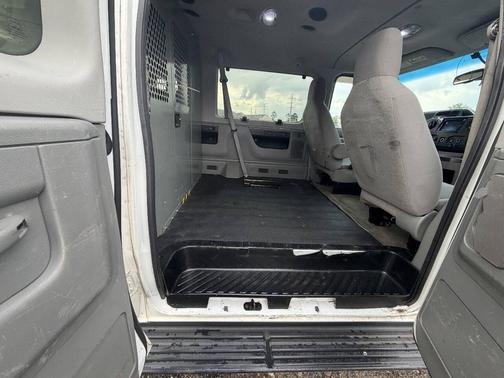 Oxford White 2012 Ford E350 Super Duty XLT
