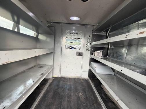 Oxford White 2012 Ford E350 Super Duty XLT