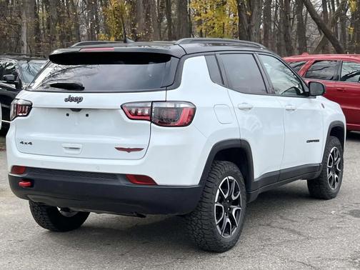 2024 Jeep Compass Trailhawk