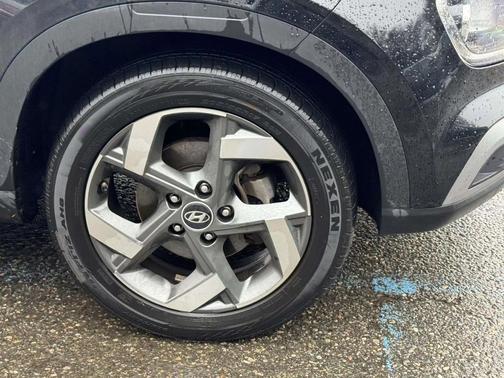 2022 Hyundai VENUE SEL