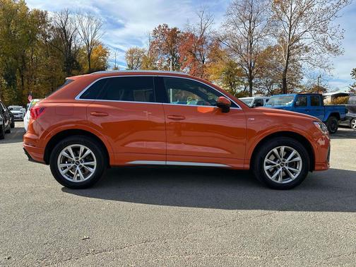 2022 Audi Q3 45 S line Premium