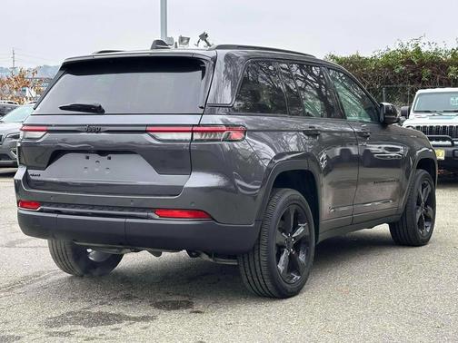 2024 Jeep Grand Cherokee Altitude
